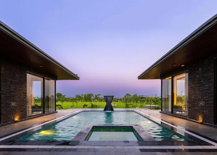 Stayvista'S Anantam - Exquisite 4Br With Huge Swimming Pool Villa In Delhi New Delhi